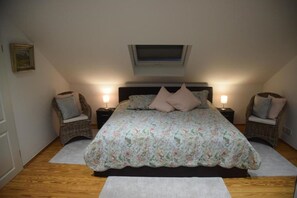 3 chambres, fer et planche à repasser, lit de bébé portatif