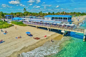 Beach nearby - Modern 1 bedroom villa with King Bed just five minutes to the beach! (Lake Worth)