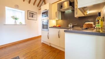 Microwave, dishwasher, coffee/tea maker