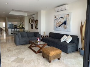 Smart TV - Bucerias beachfront living at its best! (Bucerías)