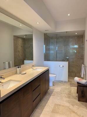 Shower, hair dryer, towels, soap - ON THE BEACH: Your Private 3BR Sanctuary @ Belle Vie (Bucerías)