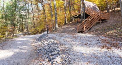 Cuyahoga/Rustic Lakeview Cabin- 2 Person A-Frame