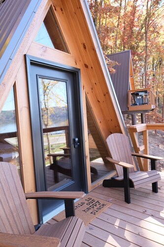Shenandoah/Rustic Lakeview Cabin- 2 Person A-Frame