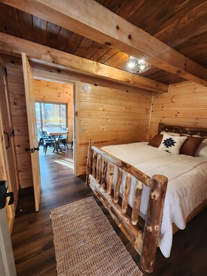 2 bedrooms, WiFi, bed sheets - Jasper/Hot Tub-Lakeview -Pet friendly-8 Person Lodge (Franklin Township)