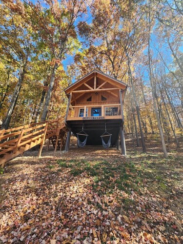 Grand Teton/Lakeview 4-6 Person Midsize Cabin