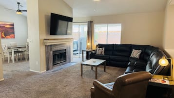 Een flatscreentelevisie