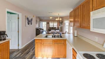 Refrigerador, horno, parrilla de estufa y lavavajillas