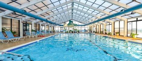 Una piscina techada, una piscina climatizada