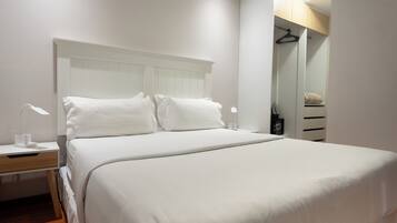 Basic-Apartment | 2 Schlafzimmer, Zimmersafe, laptopgeeigneter Arbeitsplatz