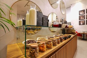 Colazione a buffet inclusa, servita tutte le mattine 