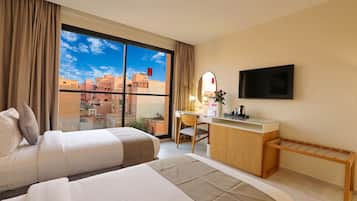 Superior Room | Cadar Frette Itali, peralatan tempat tidur premium, tilam berlapik