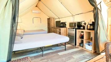Standard Cabin | Free WiFi, bed sheets