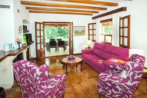 Fernseher, Tischtennisplatte