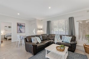 TV - 25 Jetty Rd Normanville (Normanville)