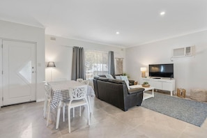 TV - 25 Jetty Rd Normanville (Normanville)