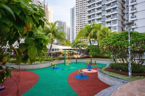 Children's area - Comfy 3BR Apt in Danga Bay, FREE Parking, Sea View (Johor Bahru)