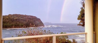 Pet-Friendly Waterfront Retreat | Malua Bay Beauty