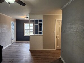 Interior - Hospitality House walking distance to Hospital and shopping (Duncan)