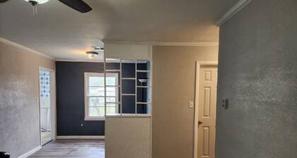 Hospitality House walking distance to Hospital and shopping