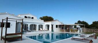 Villa "Estrella Sant Lluis" with private pool, private garden, and Wi-Fi
