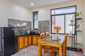 Panoramic Apartment, 3 Bedrooms | Private kitchen | Paper towels