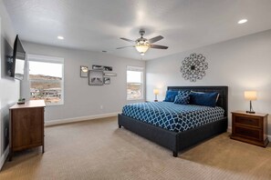 4 bedrooms, desk, iron/ironing board, travel cot