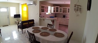 Jan's Villa - 2 bedroom apartment - 5 min from the beach