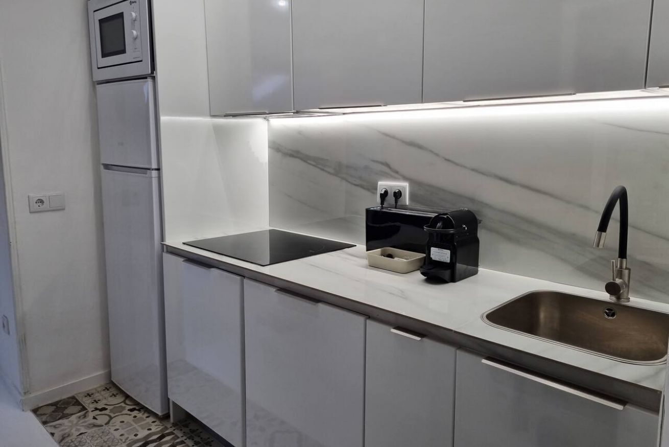 Coffee/tea maker, fridge, microwave, dishwasher