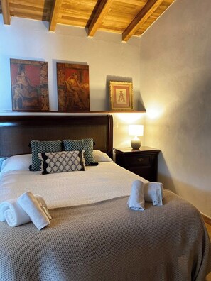 1 chambre, fer et planche Ă repasser, Wi-Fi gratuit, draps fournis