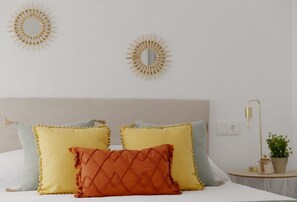 Iron/ironing board, free WiFi, bed sheets