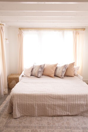 2 bedrooms, iron/ironing board, travel crib, free WiFi