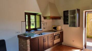 Refrigerador, microondas, horno, lavavajillas