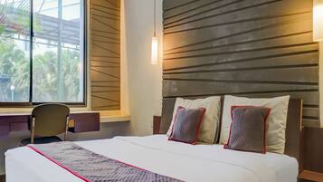 Deluxe Double Room | Desk, free WiFi, bed sheets