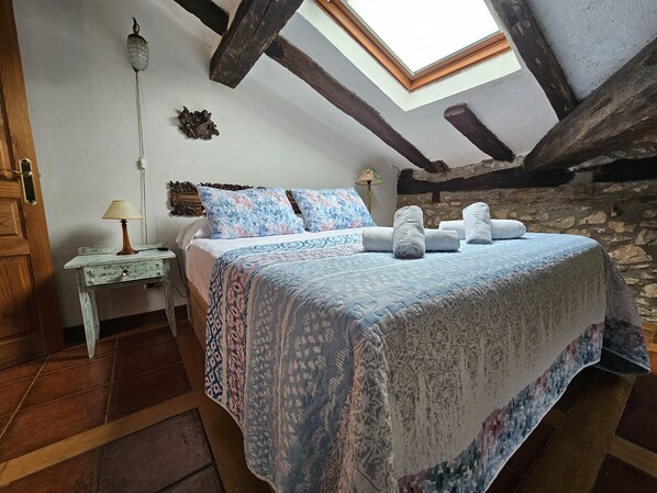 2 Schlafzimmer, Bügeleisen/Bügelbrett, Bettwäsche