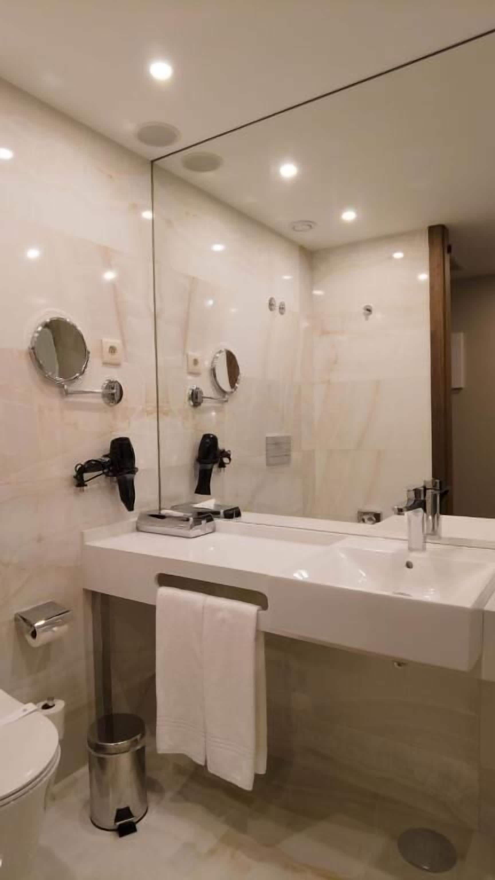 Photo - TURIM Oporto Hotel