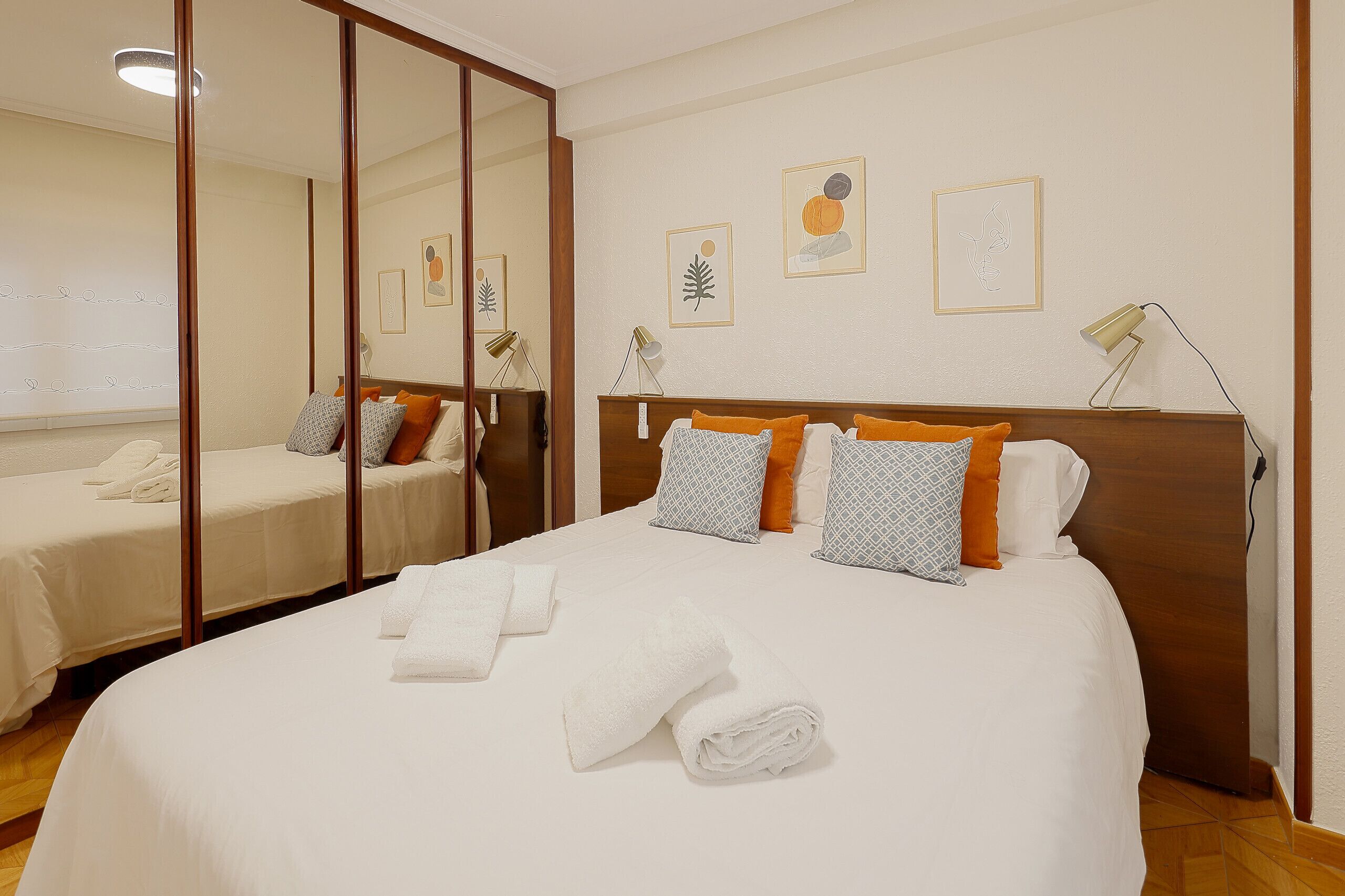 2 habitaciones, tabla de planchar con plancha y wifi gratis 