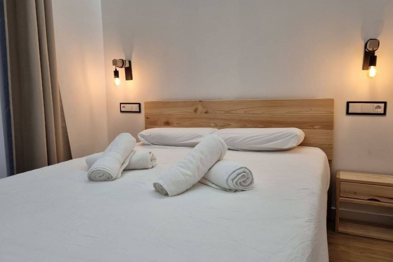 1 bedroom, iron/ironing board, WiFi (free), bed sheets