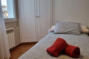 2 habitaciones, tabla de planchar con plancha y wifi gratis