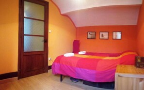 2 bedrooms, bed sheets