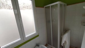 Bathroom - 202A Penthouse in Villaviciosa by R2R Consulting (Villaviciosa)