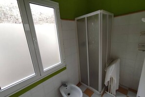 Bathroom - 202A Penthouse in Villaviciosa by R2R Consulting (Villaviciosa)