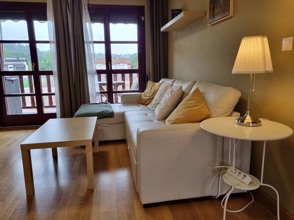 TV - 13A01 Apartamento con garaje y terraza (Ribadesella)