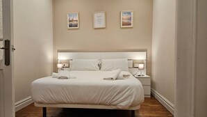 2 chambres, fer et planche à repasser, Wi-Fi gratuit, draps fournis