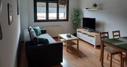 145A Apartamento moderno dos habitaciones