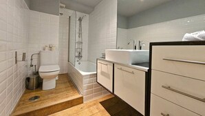 Bathroom - 130A Beautiful Apartment in Cimadevilla by R2R (Gijón)