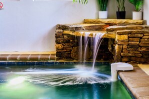 Spa - Prime Amenities! Pool, Theater, Game Room, 5BR (Pigeon Forge)