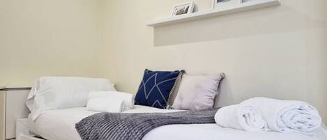 1 bedroom, iron/ironing board, WiFi (free), bed sheets