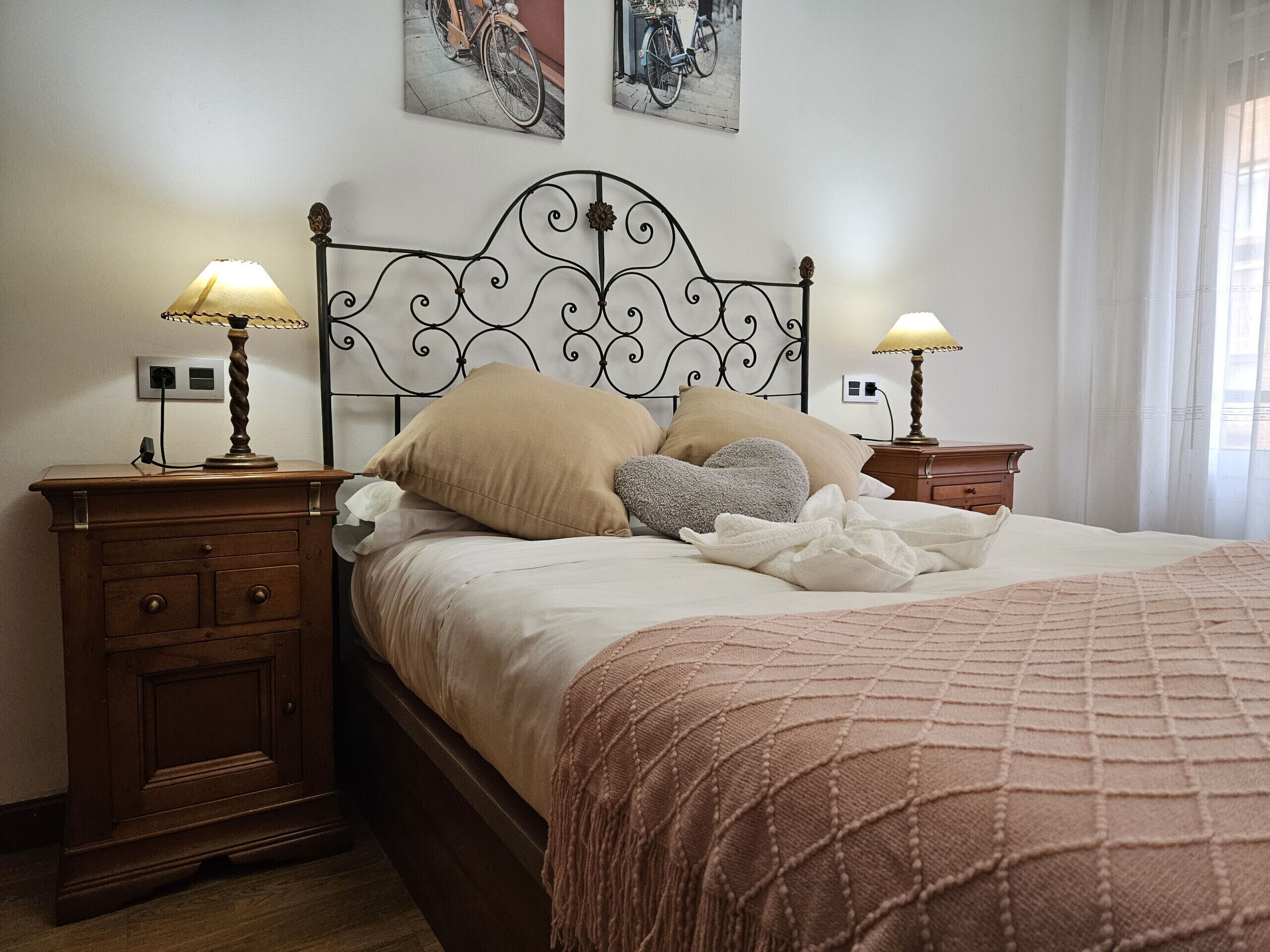 3 bedrooms, iron/ironing board, free WiFi, bed sheets