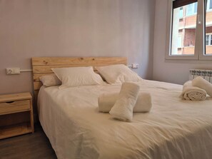3 quartos, Wi-Fi de cortesia, roupa de cama