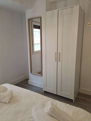3 bedrooms, free WiFi, bed sheets